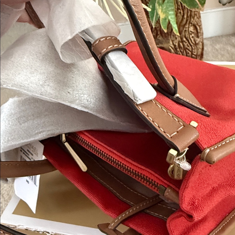 Michael Kors Mercer Crossbody Purses Brand New Authentic 9x8 - Picture 8 of 9